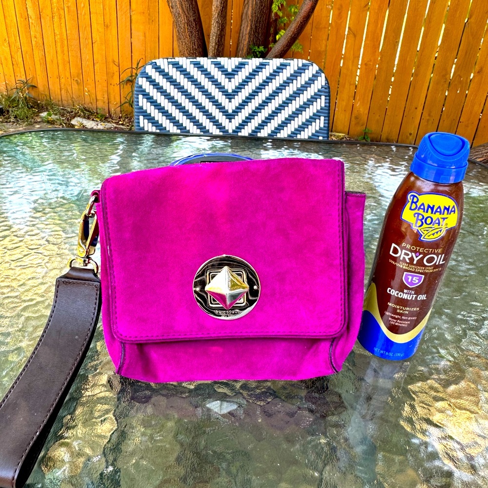 Kate Spade suede fishing wristlet clutch 🩷♠️